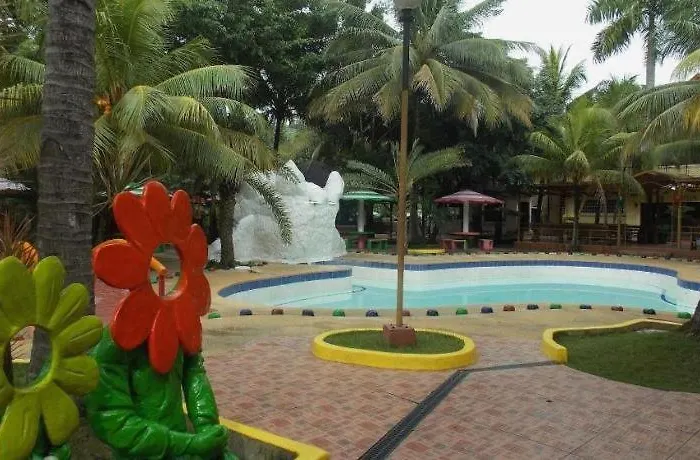 Tubod Flowing Waters リゾート 3*